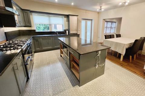 5 bedroom detached house for sale, Chorley New Road, Heaton