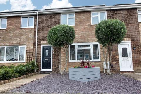 3 bedroom terraced house to rent, Hampden Way, St. Neots PE19