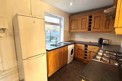 2 bedroom terraced house to rent, Felstead Road, NG8