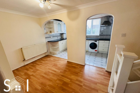 5 bedroom townhouse to rent, Windsor Road, Sunbury-on-Thames, TW16