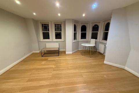 1 bedroom flat to rent, Finchley Road, London NW3