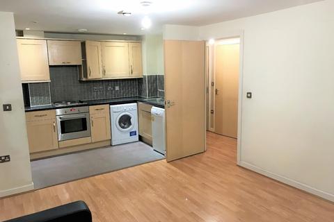 3 bedroom flat to rent, Clapton, London E5