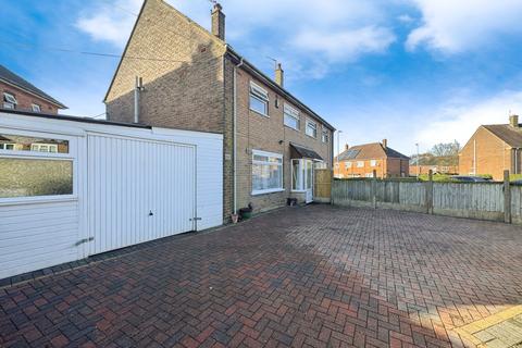 3 bedroom semi-detached house to rent, Aveling Road, Staffordshire ST1