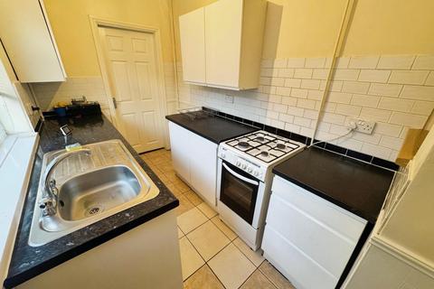 2 bedroom terraced house to rent, Sandon Street, Staffordshire ST1