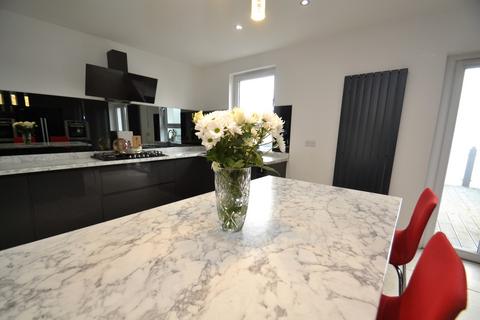 1270 Royston Road, Glasgow, G33 1EU