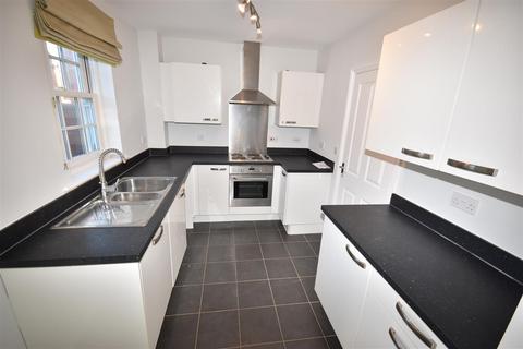 4 bedroom end of terrace house for sale, Carpenters Close, Wragby