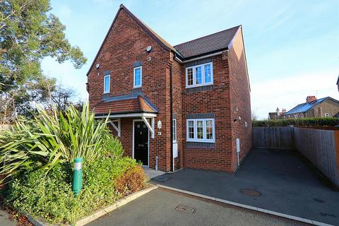 3 bedroom semi-detached house to rent, Boythorpe Crescent, Chesterfield S40