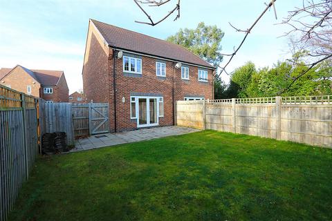 3 bedroom semi-detached house to rent, Boythorpe Crescent, Chesterfield S40