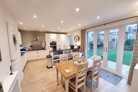 4 bedroom detached house for sale, Songthrush Lane, Barnham