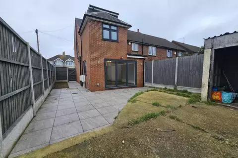 3 bedroom end of terrace house to rent, Cherry Three Lane, Rainham RM13