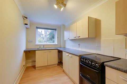 1 bedroom flat for sale, Norwich Court, Pevensey Garden, Worthing BN11