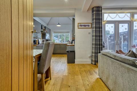8 Bache Avenue, Chester, CH2 1DA