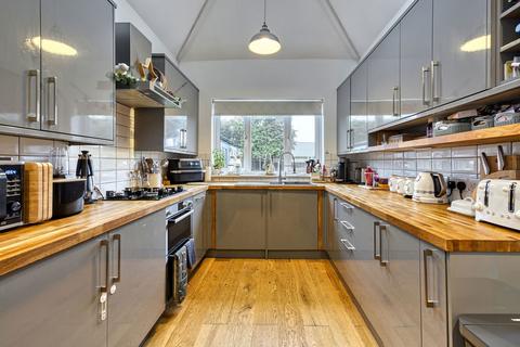 8 Bache Avenue, Chester, CH2 1DA