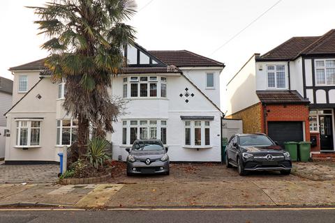 4 bedroom semi-detached house for sale, Mashiters Walk, Romford, Essex