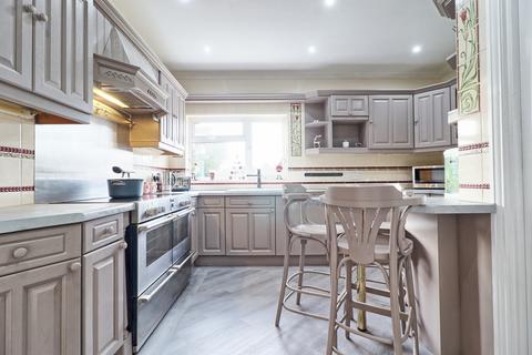 87 Mashiters Walk, Romford, RM1 4BP