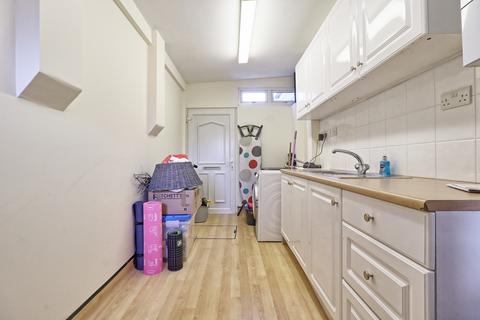 87 Mashiters Walk, Romford, RM1 4BP