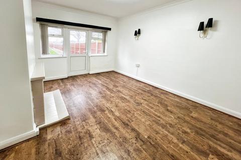 3 bedroom semi-detached house to rent, Birmingham B42