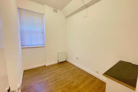 3 bedroom flat to rent, EALING ROAD, WEMBLEY, HA0 4BL