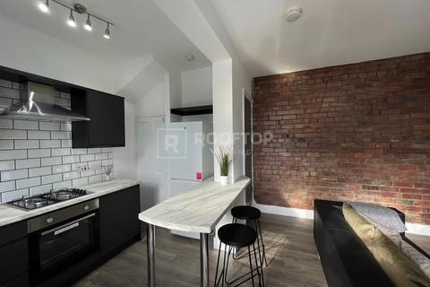 2 bedroom house to rent, Claremont Terrace, Leeds LS12