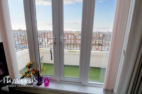 3 bedroom flat for sale, The Conge, Great Yarmouth