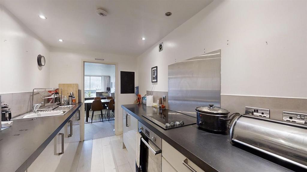 12-Graham-Court-Graham-Road-S10-3 DX-12062024 17275