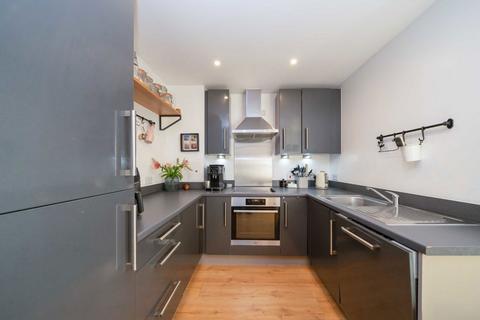 1 bedroom flat to rent, Queensland Road, London N7