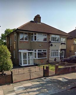 3 bedroom semi-detached house to rent, Alderney Gardens, Northolt