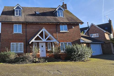 5 bedroom detached house for sale, Priors Field, Bicknacre