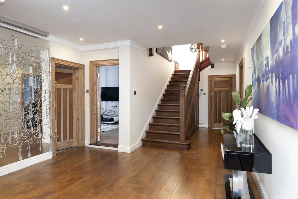 Hallway/Stairs