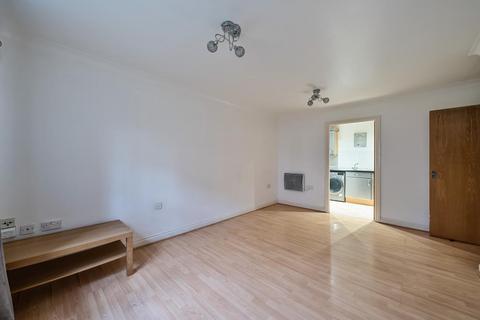 2 bedroom flat for sale, Sunbury-on-Thames,  Surrey,  TW16