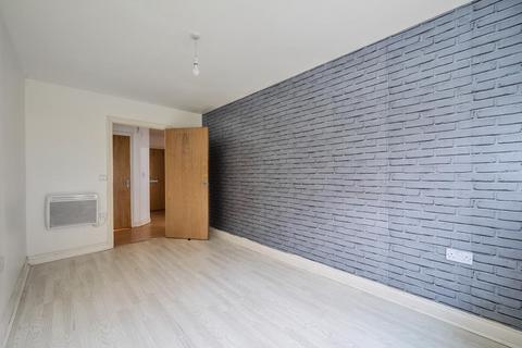 2 bedroom flat for sale, Sunbury-on-Thames,  Surrey,  TW16