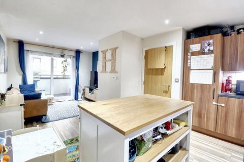 1 bedroom apartment for sale, Chapel Court, Romford, RM7 0FT