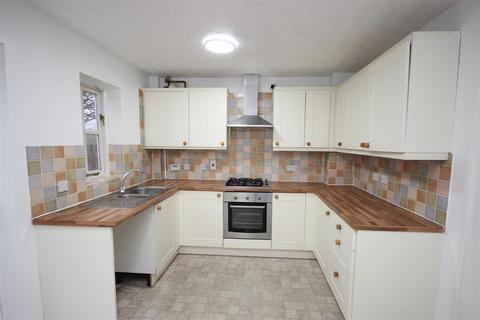 2 bedroom semi-detached house to rent, Greenacre Drive, Rushden NN10