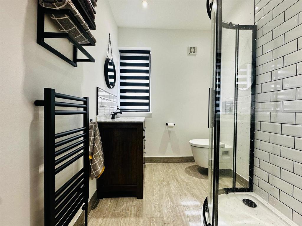 Ensuite - 1