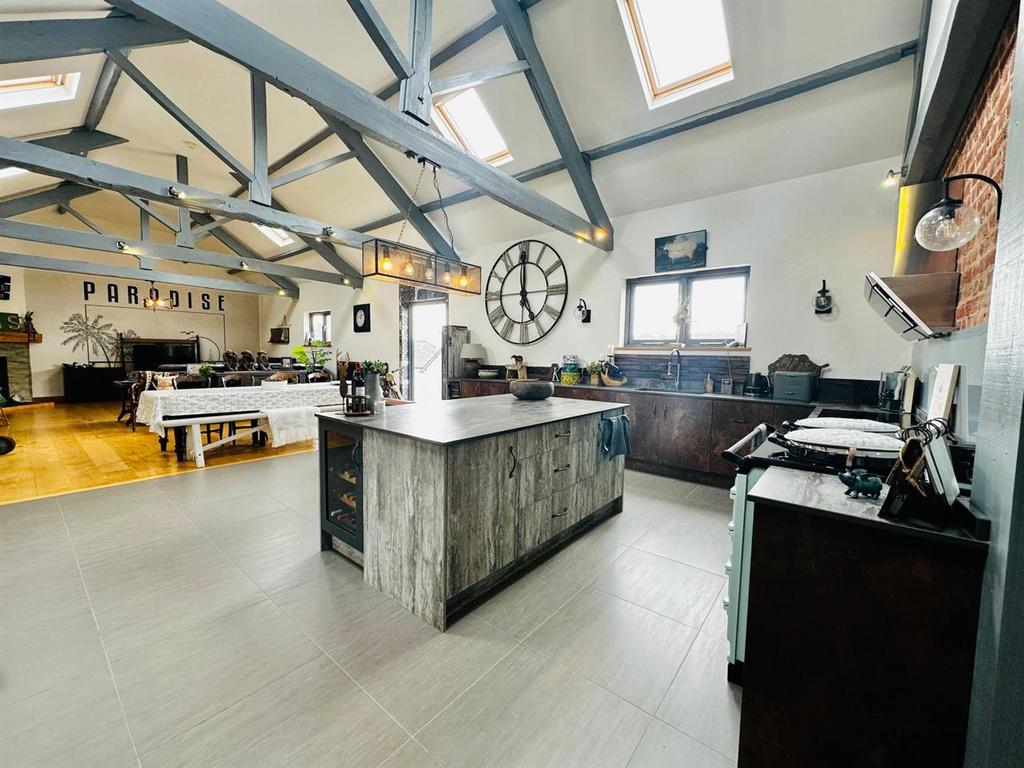 Lounge/Diner/Kitchen