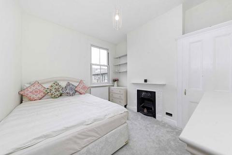 3 bedroom flat for sale, Adelaide Grove, London W12