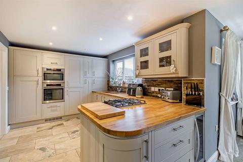 14 Kiplin Drive, Norton, Doncaster, DN6 9GD