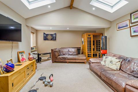 14 Kiplin Drive, Norton, Doncaster, DN6 9GD