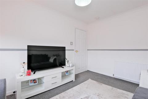 2 bedroom apartment to rent, Muir St, Larkhall