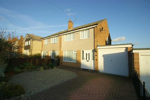 3 bedroom semi-detached house to rent, Holmwood Avenue, Meanwood, Leeds