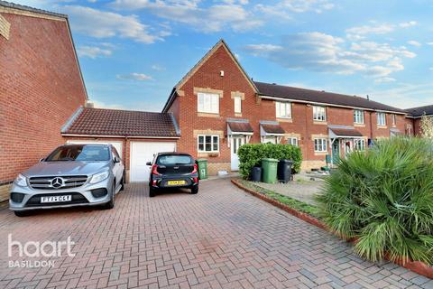 3 bedroom end of terrace house for sale, Warren Drive, Basildon