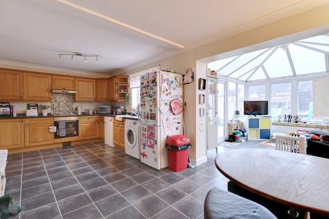 22 Burwood Gardens, Rainham, RM13 8JS