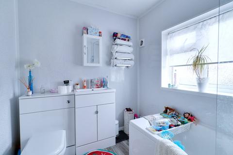 22 Burwood Gardens, Rainham, RM13 8JS