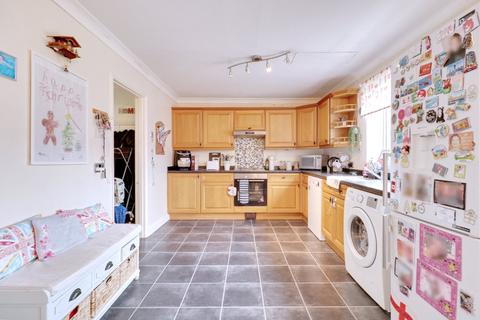 22 Burwood Gardens, Rainham, RM13 8JS