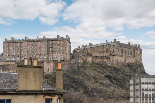 View&#39;s to Edinburgh Castle