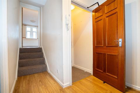 2 bedroom apartment for sale, Northowram Green, Halifax HX3