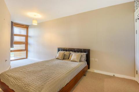 1 bedroom flat for sale, Lombard Road, Battersea