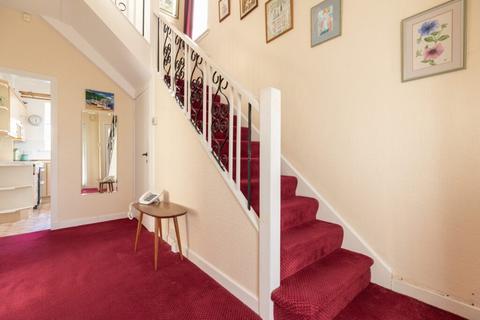 33 Lothian Drive, Clarkston, Glasgow, G76 7NA