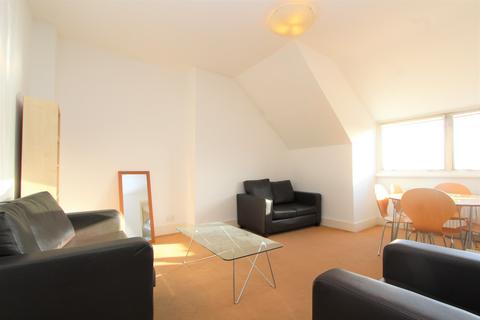 1 bedroom apartment to rent, Church Crescent, London, N10