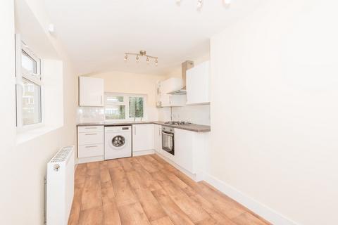 1 bedroom flat to rent, Fentiman Road, London SW8